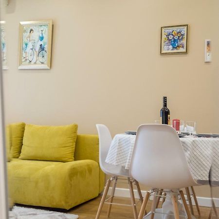 Modern 2 Bedroom Apartment Next To Vitosha Str. Szófia Kültér fotó