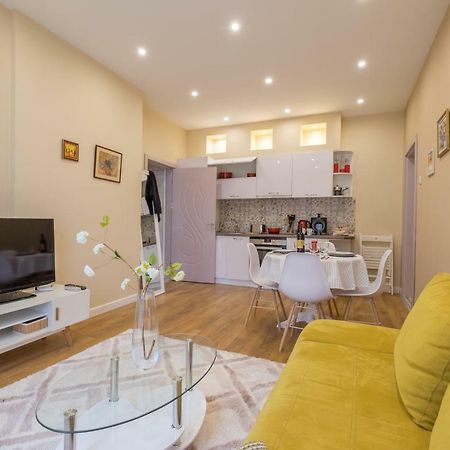 Modern 2 Bedroom Apartment Next To Vitosha Str. Szófia Kültér fotó