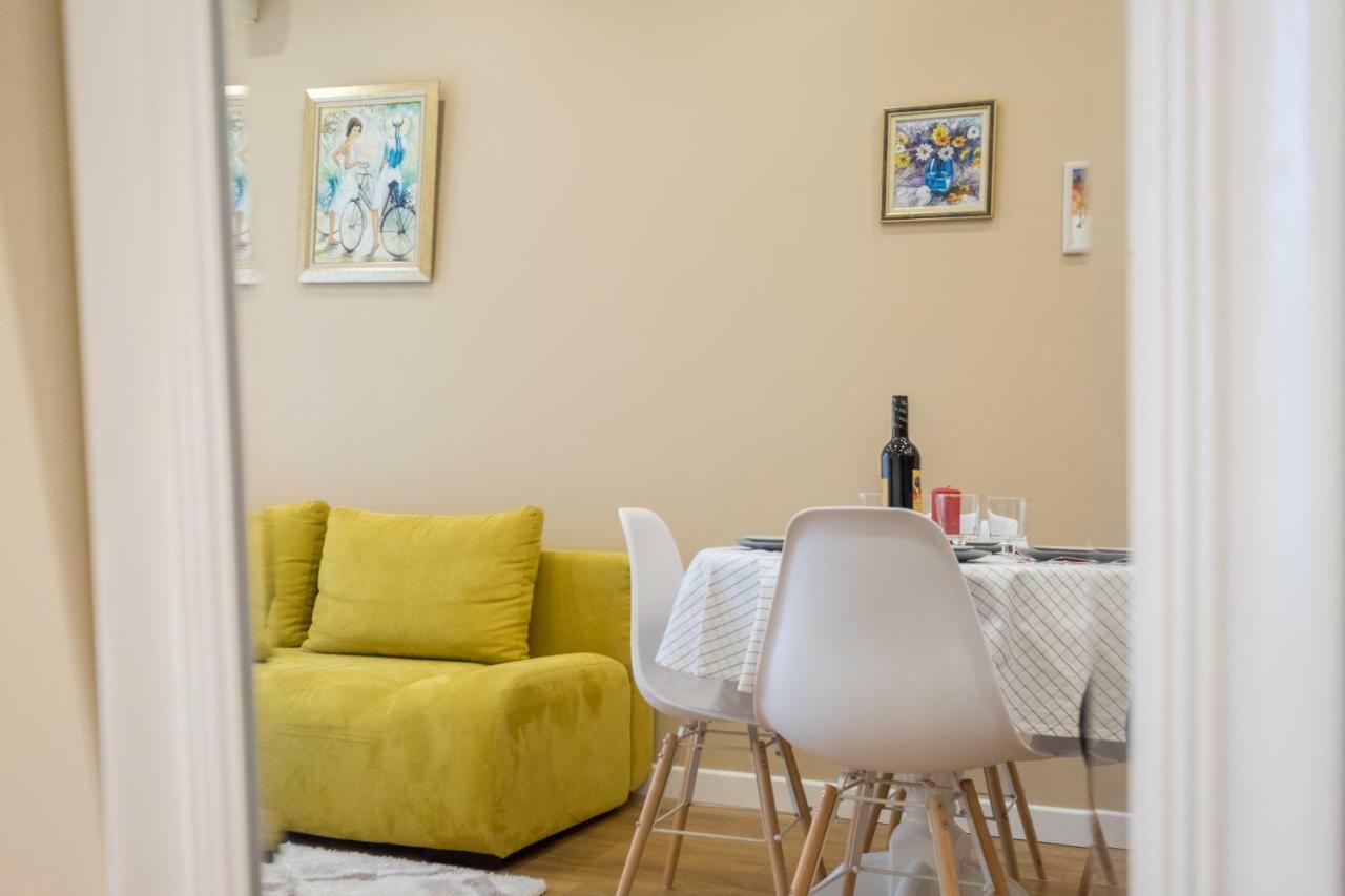 Modern 2 Bedroom Apartment Next To Vitosha Str. Szófia Kültér fotó