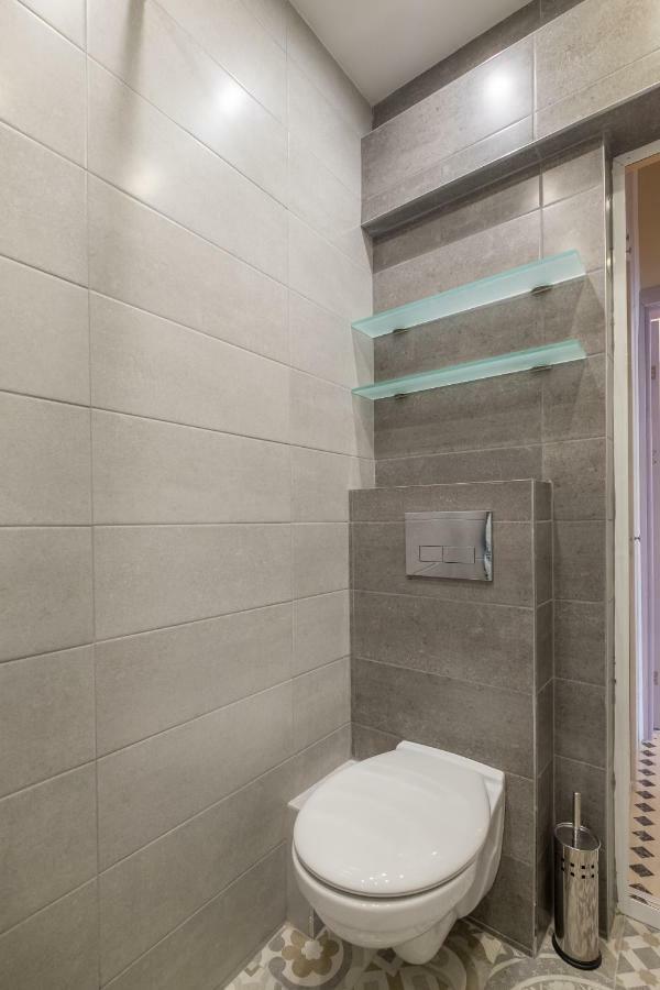 Modern 2 Bedroom Apartment Next To Vitosha Str. Szófia Kültér fotó