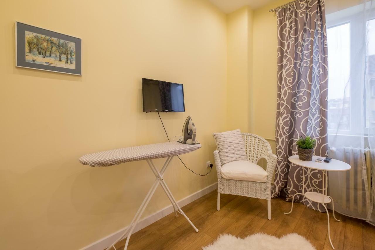 Modern 2 Bedroom Apartment Next To Vitosha Str. Szófia Kültér fotó