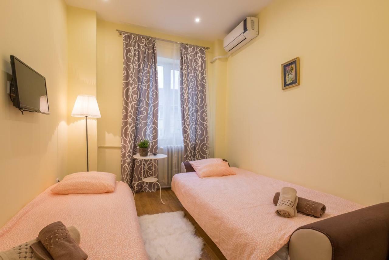 Modern 2 Bedroom Apartment Next To Vitosha Str. Szófia Kültér fotó