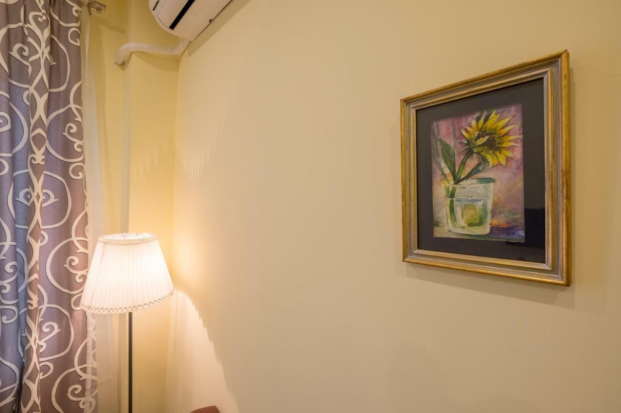 Modern 2 Bedroom Apartment Next To Vitosha Str. Szófia Kültér fotó