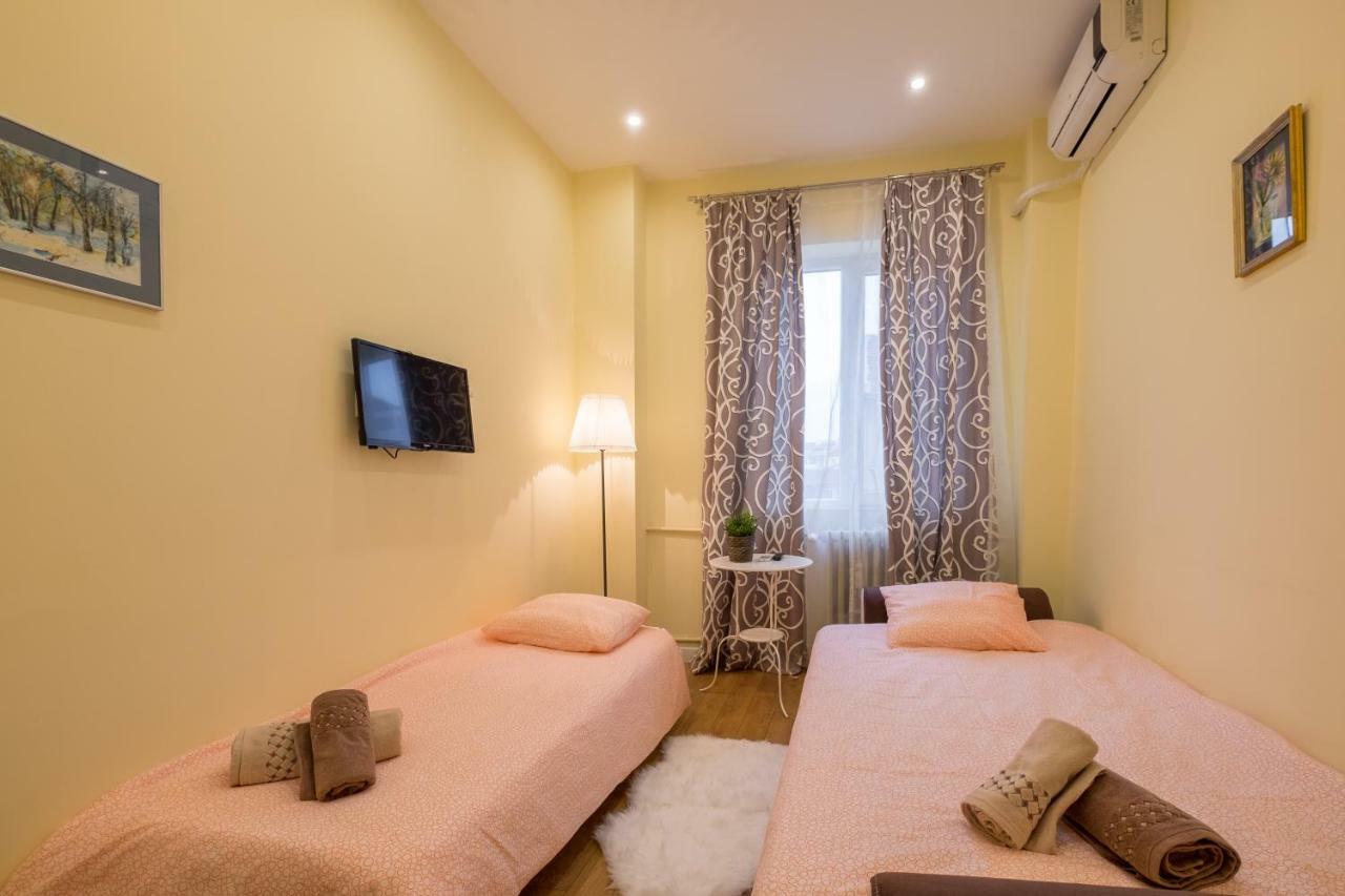 Modern 2 Bedroom Apartment Next To Vitosha Str. Szófia Kültér fotó