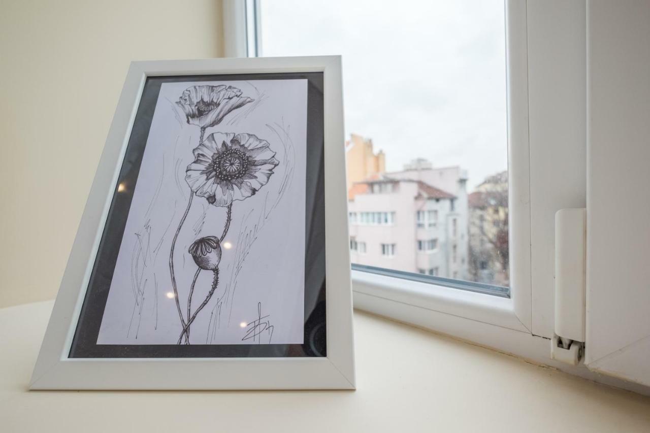 Modern 2 Bedroom Apartment Next To Vitosha Str. Szófia Kültér fotó